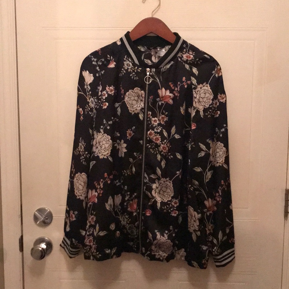 Bomber H&M with flowers